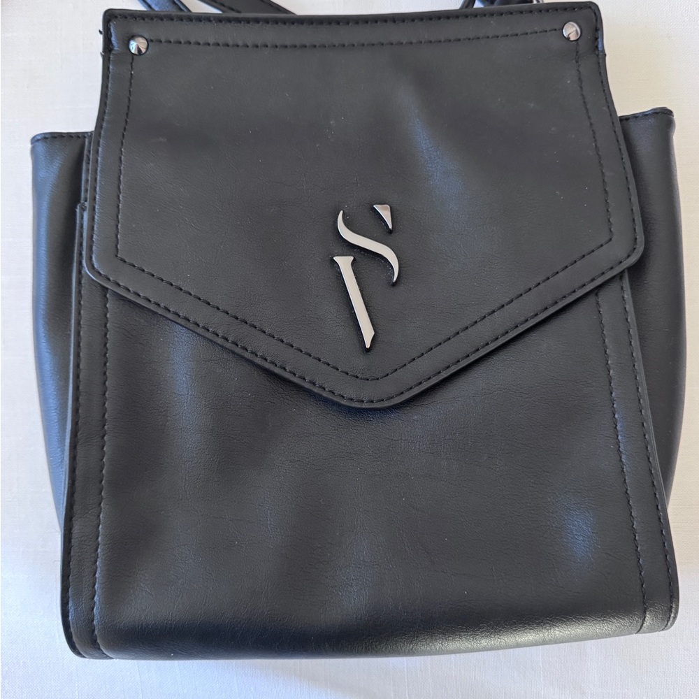 Black Leather Simply Vera Wang bag